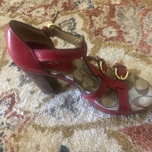 Coach heels 7.5 EUC